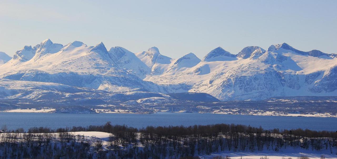 Ferienwohnung Flott Utsikt, Rolig Gate Bodø Exterior foto